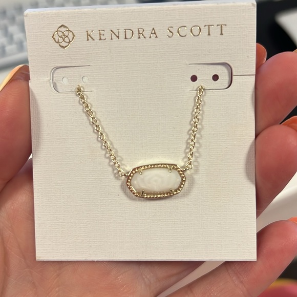 White & Gold Kendra Scott Necklace - Picture 1 of 3